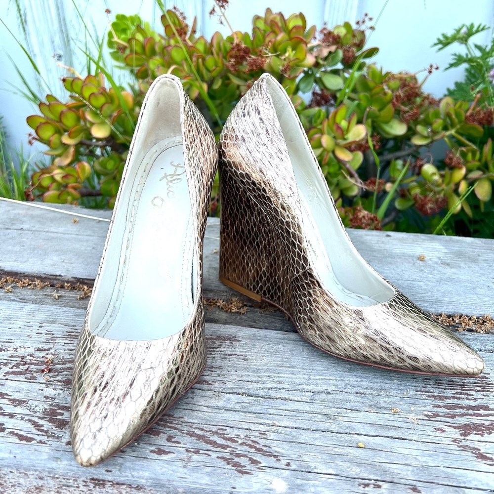 Alice + Olivia Gold Python Embossed Wedge Heels S… - image 4